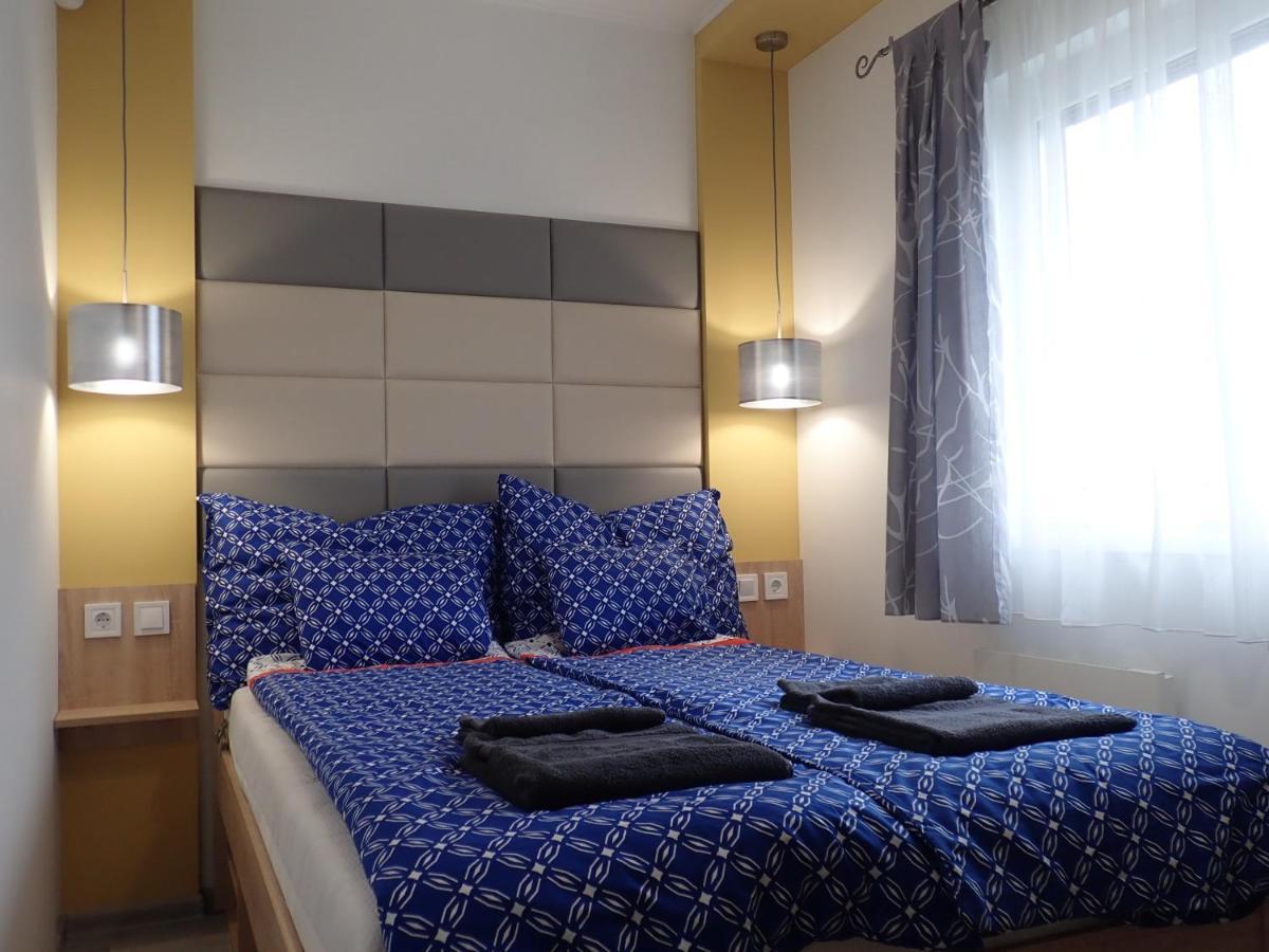 Bowery Guest Houses - Arnyas Vendeghazak Balatonalmádi エクステリア 写真