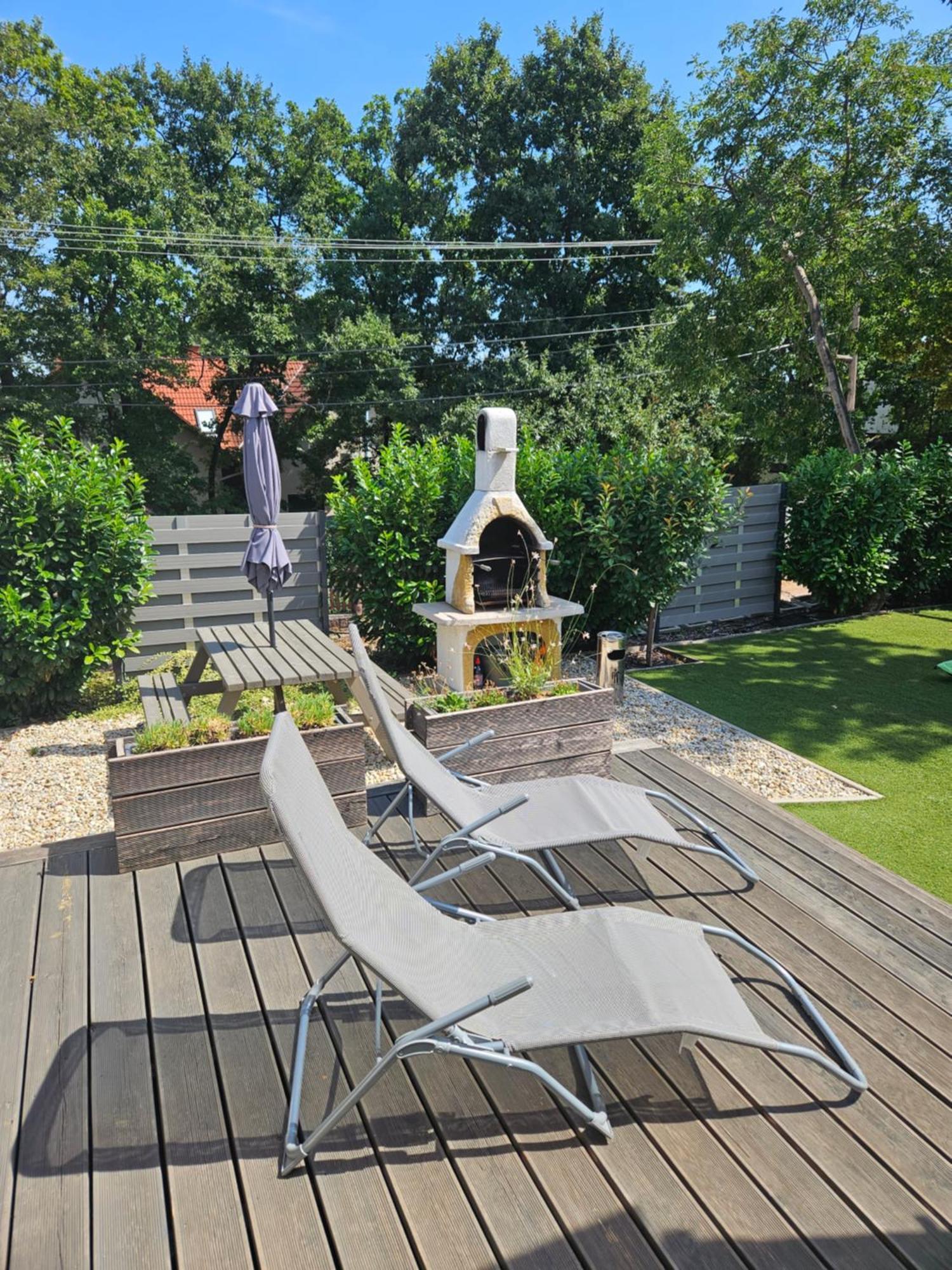 Bowery Guest Houses - Arnyas Vendeghazak Balatonalmádi エクステリア 写真
